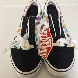 Sneakers in Black with Comfortable Fit and Durable Sole